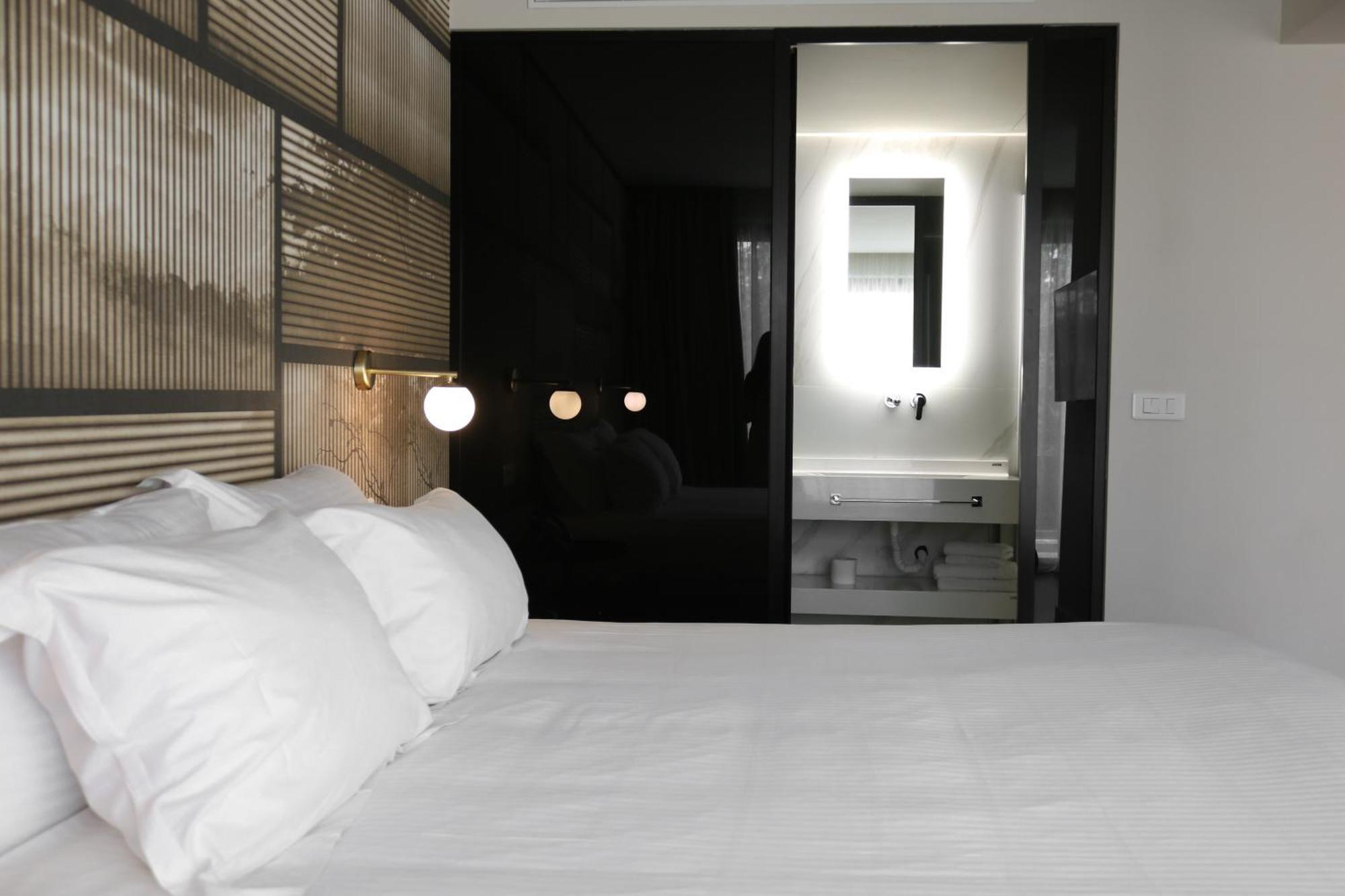 Azur 4* Athens