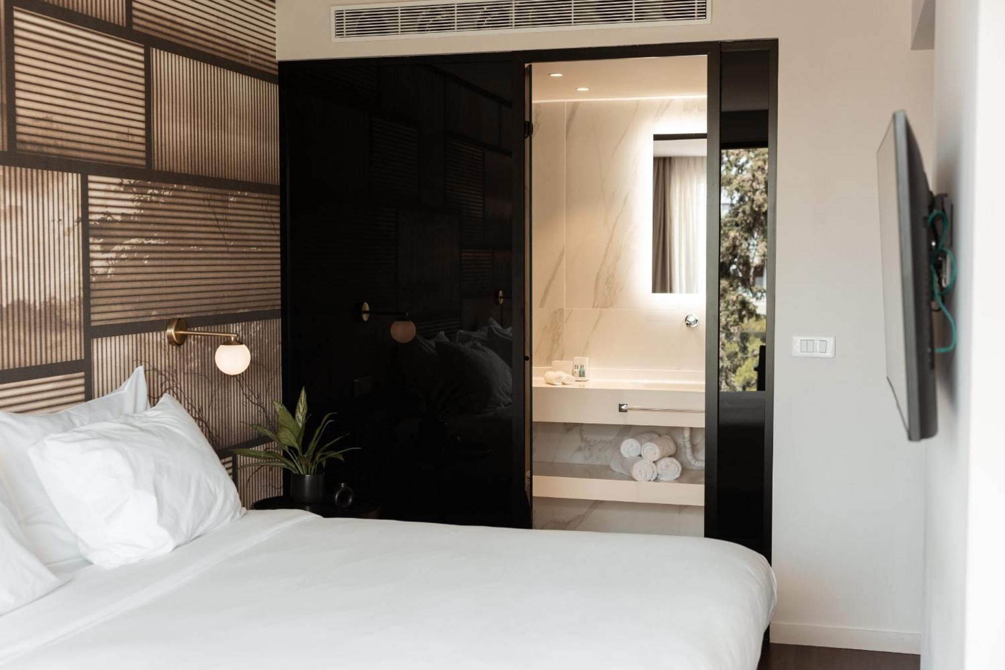 Azur Hotel 4*